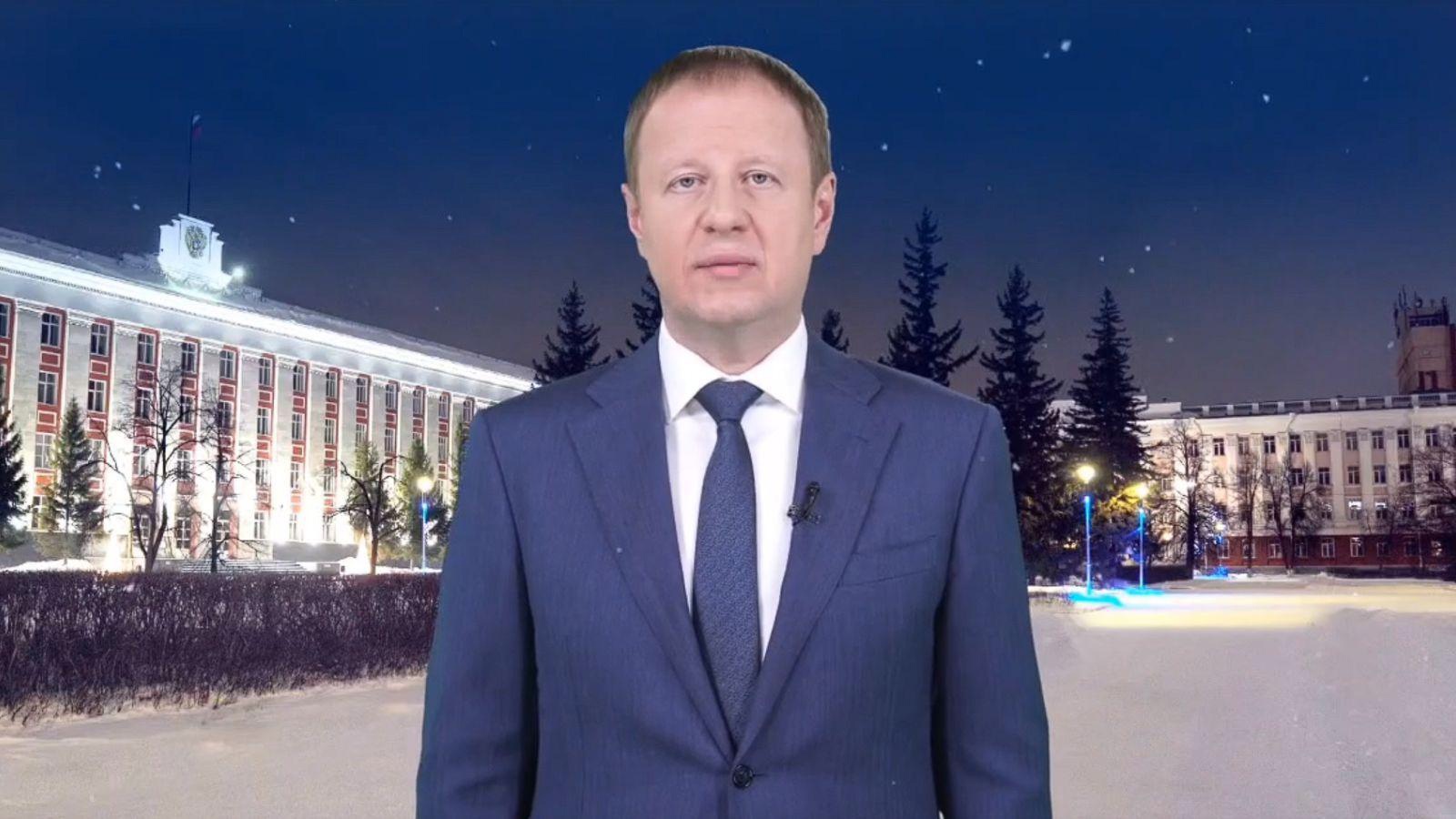 Губернатор Виктор Томенко поздравил жителей Алтайского края с Новым годом!.